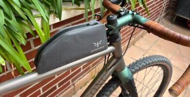 Apidura top tube bag bolt